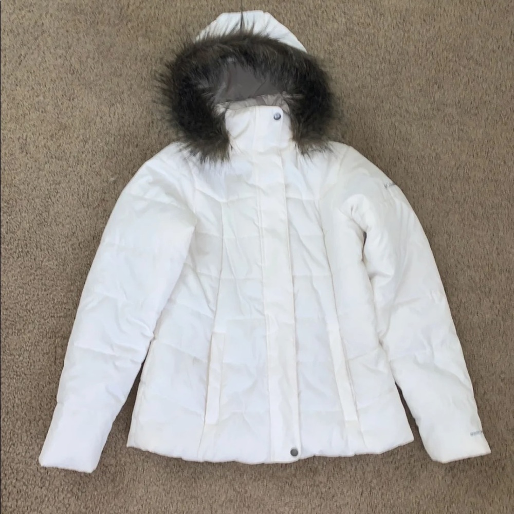 Columbia white puffer jacket thick fur hood